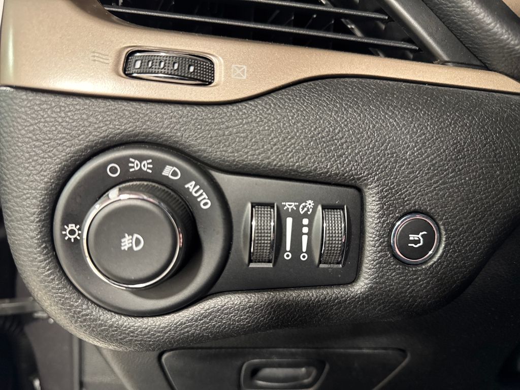 used 2017 Jeep Cherokee car, priced at $12,781