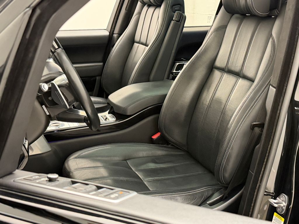 Thumbnail: 2017 Land Rover Range Rover - 24