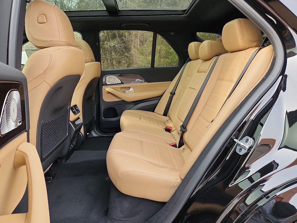 Thumbnail: 2026 Mercedes-Benz GLE - 6