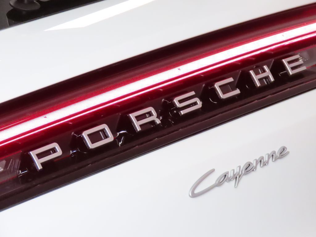 Thumbnail: 2026 Porsche Cayenne - 12