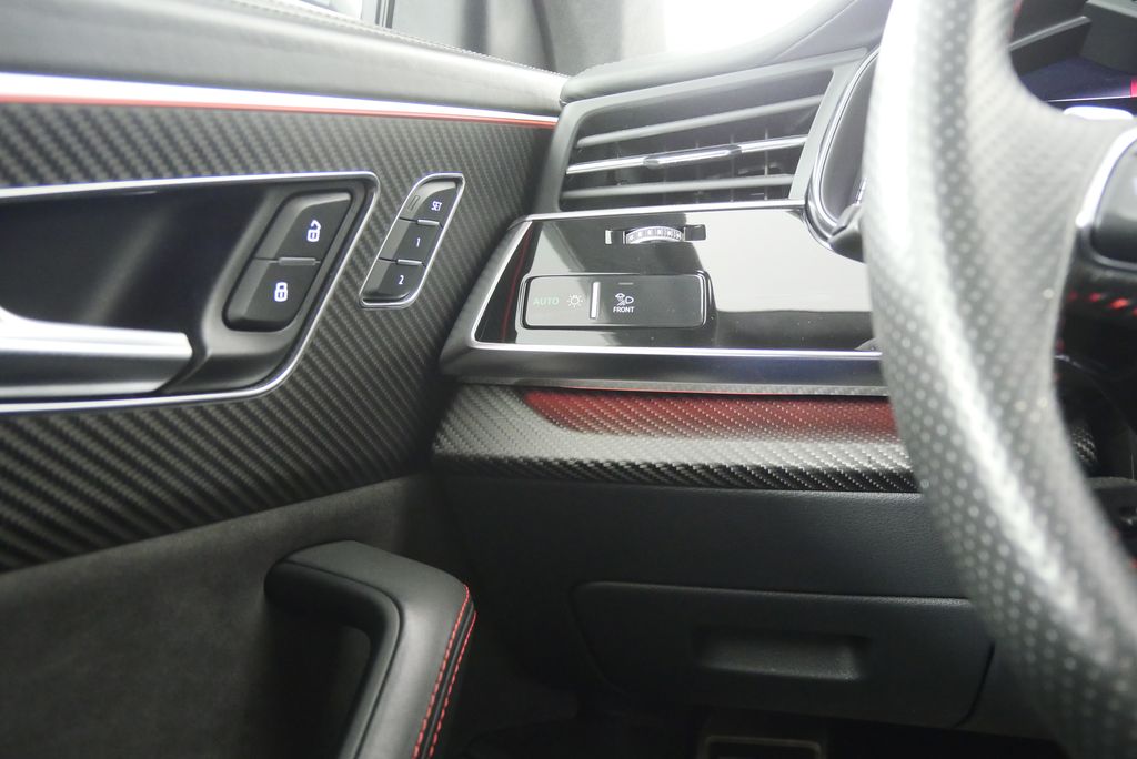 Thumbnail: 2021 Audi RS Q8 - 21