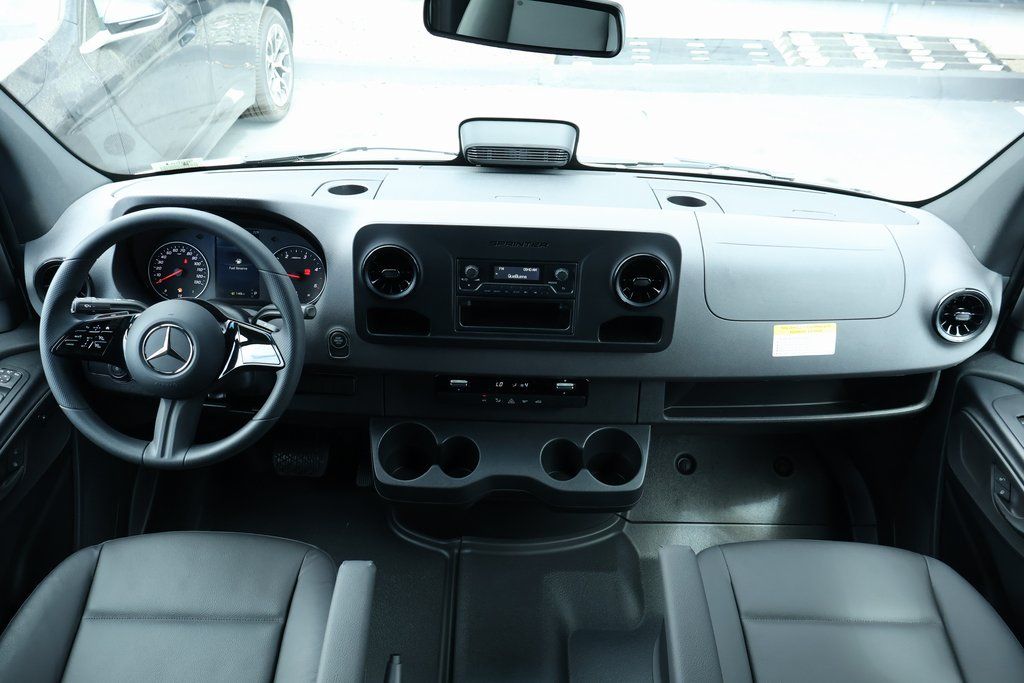 2025 Mercedes-Benz Sprinter 2500 4