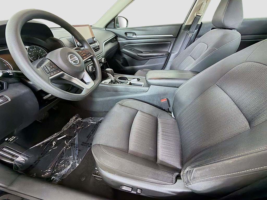 Used 2022 Black Nissan 2.5 SV image 19