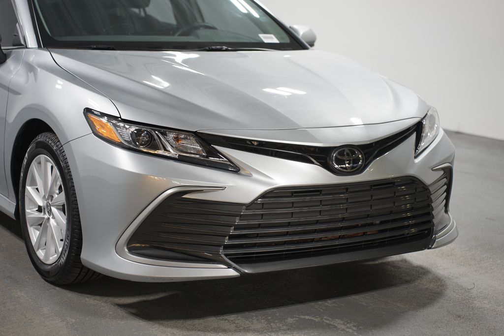 2023 Toyota Camry LE 4