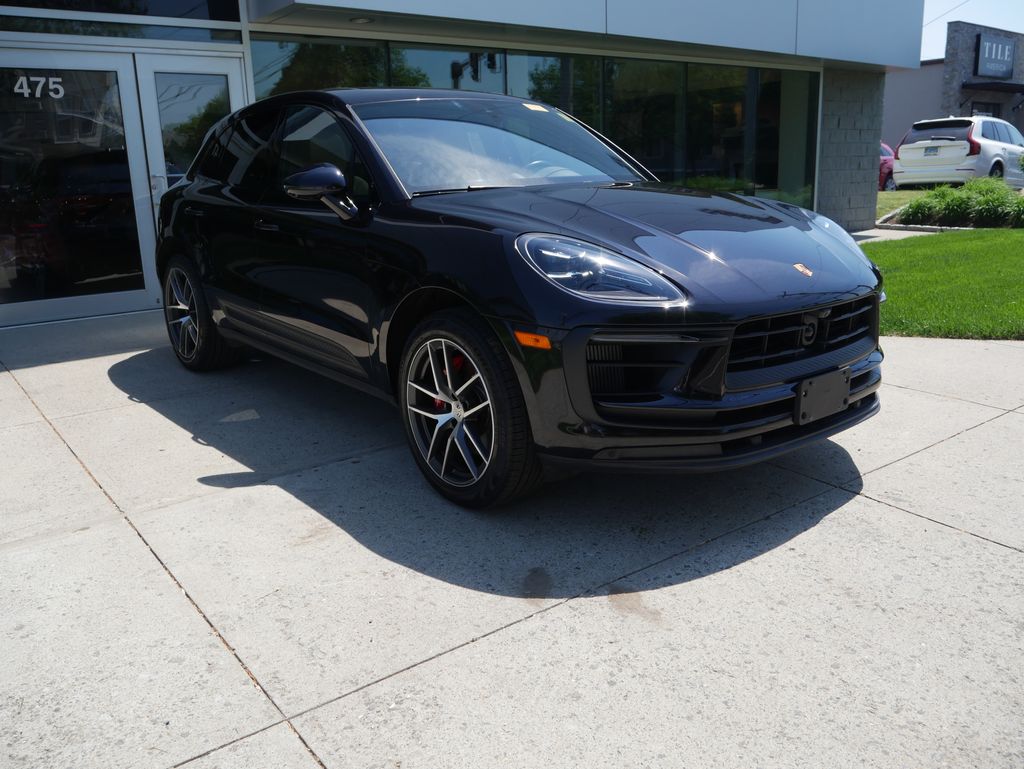Thumbnail: 2023 Porsche Macan - 9