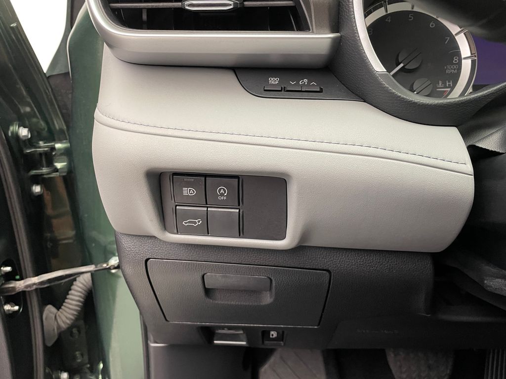 2023 Toyota Highlander XLE 29