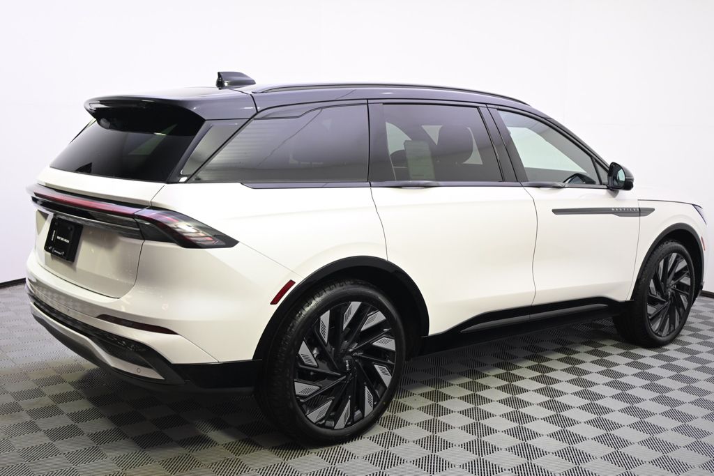 New 2026 White Lincoln Reserve image 7