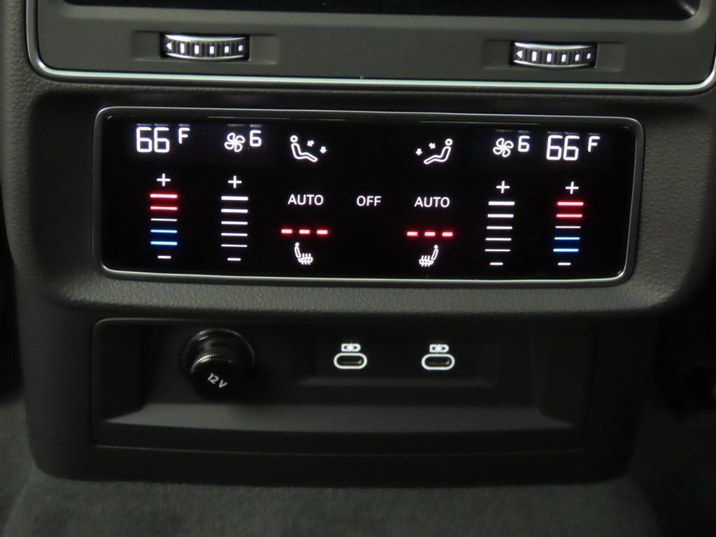 Thumbnail: 2026 Audi Q7 - 25