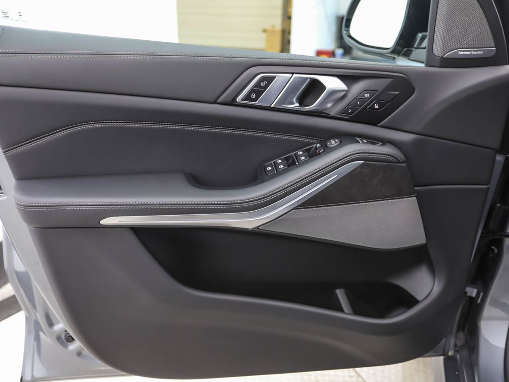 Thumbnail: 2025 BMW X5 - 9