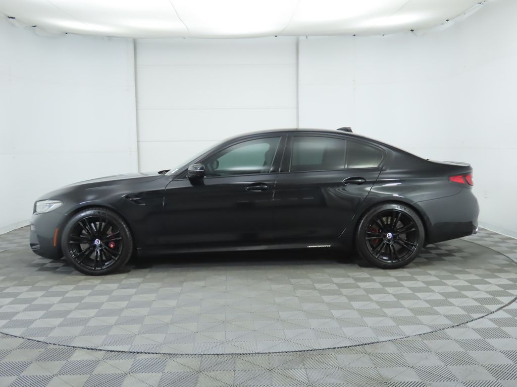Thumbnail: 2022 BMW M5 - 8