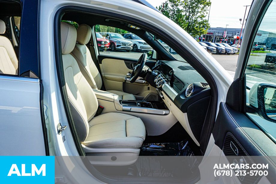 Used 2024 White Mercedes-Benz GLB 250 image 22