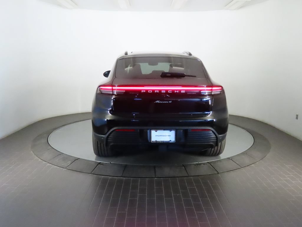 Thumbnail: 2026 Porsche Macan - 6