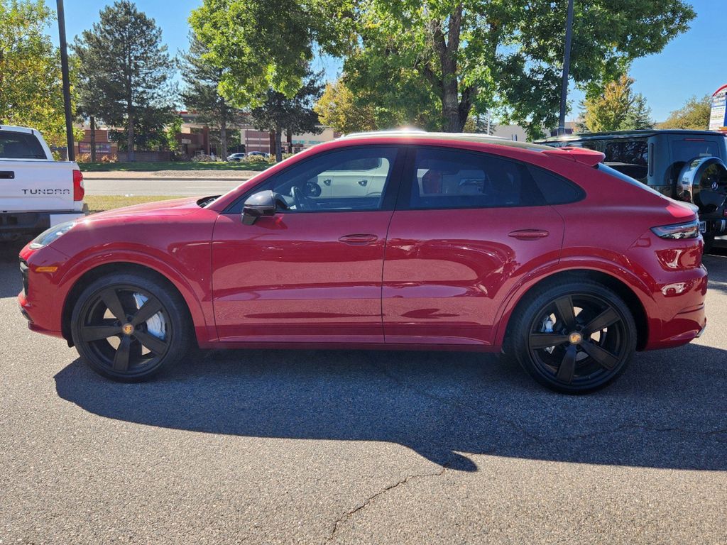 2022 Porsche Cayenne Coupe Turbo 4