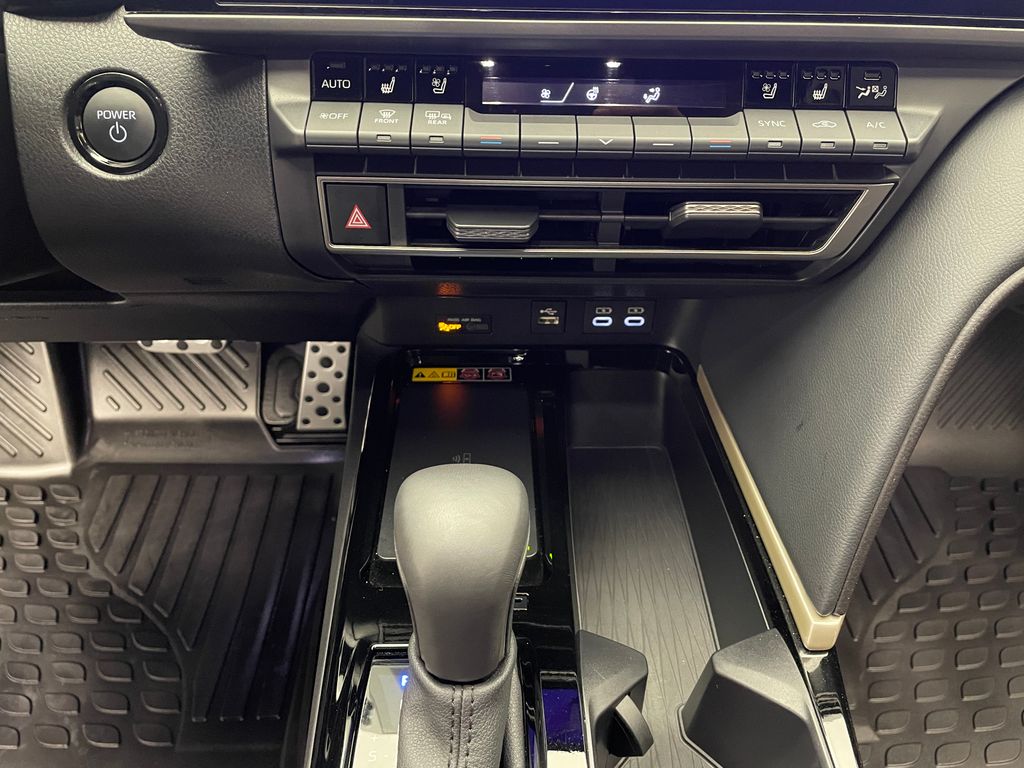 Thumbnail: 2025 Toyota Camry - 28