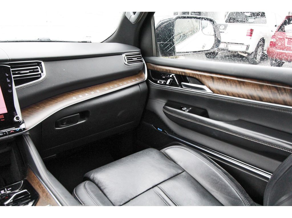 2023 Jeep Grand Wagoneer Base - 9
