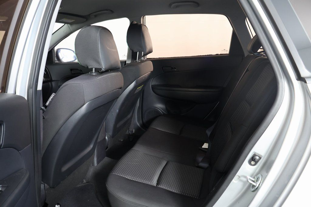 Thumbnail: 2010 Hyundai Elantra - 9