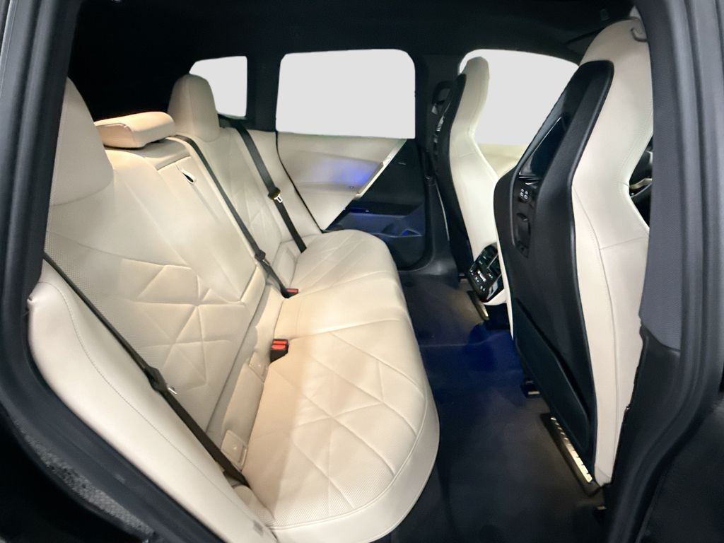 Thumbnail: 2023 BMW iX - 21