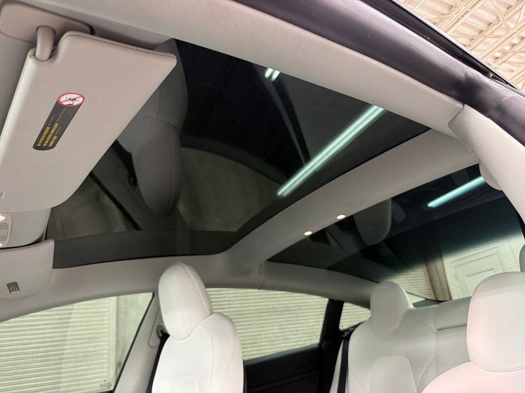 Used 2022  Tesla Long Range image 8