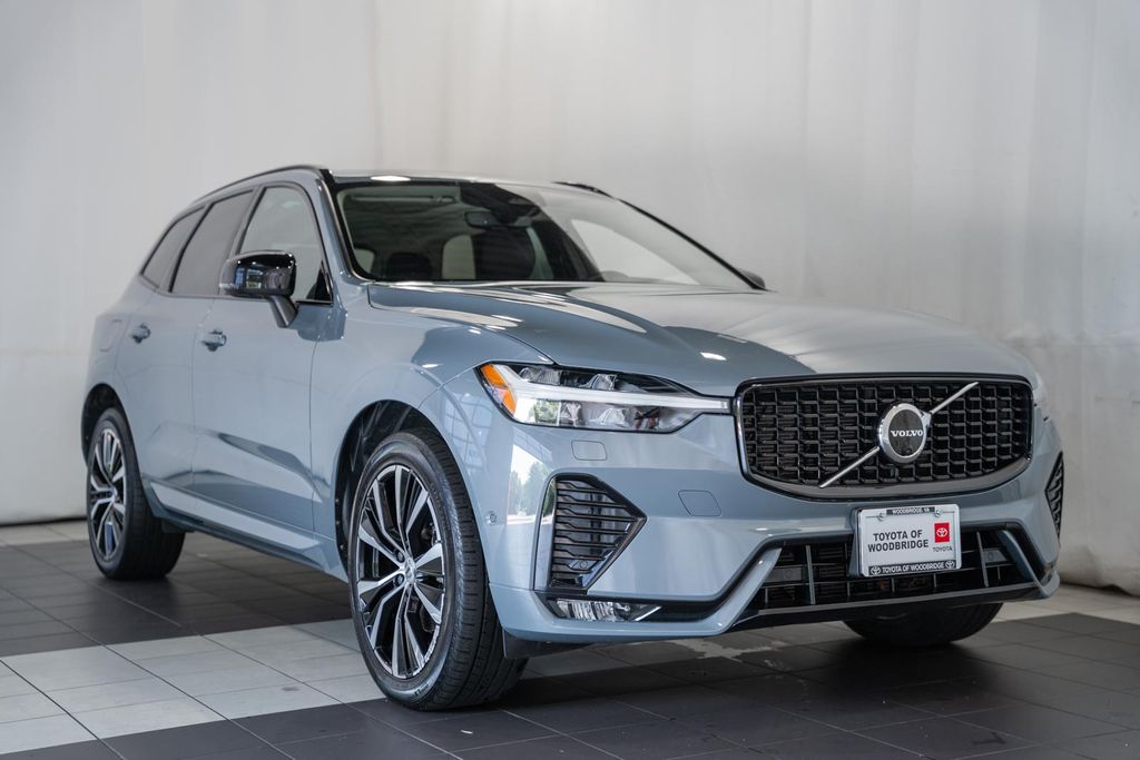 Thunder Gray Metallic 2023 Volvo XC60 SUV / Crossover All-Wheel Drive Automatic