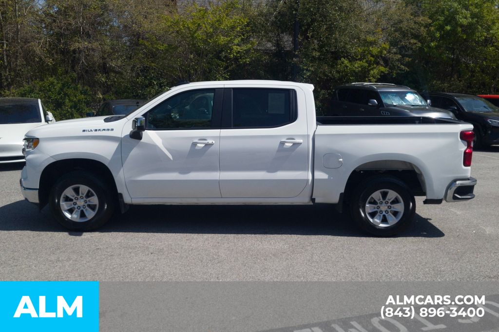 Used 2025 Summit White Chevrolet LT image 12
