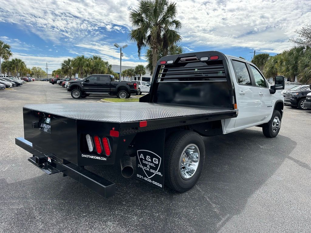 2024 Chevrolet Silverado 3500HD LT 8