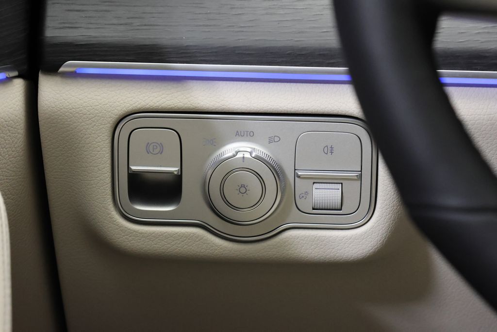 Thumbnail: 2026 Mercedes-Benz GLE - 19