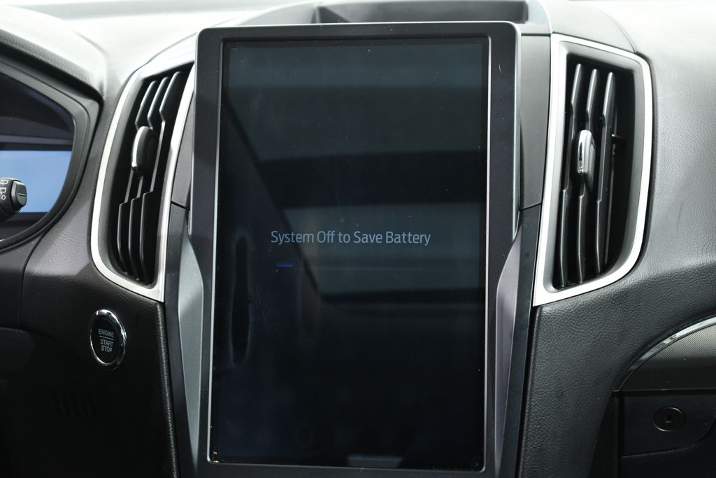 Used 2022 Gray Ford SEL image 9