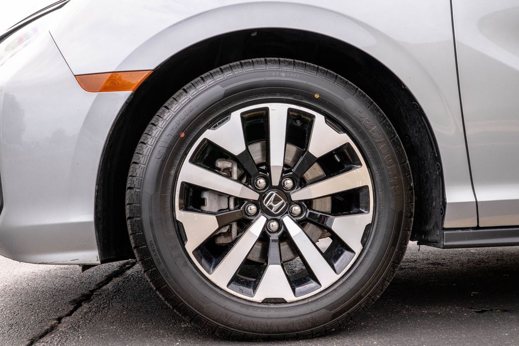 Used 2025 Honda Odyssey Van