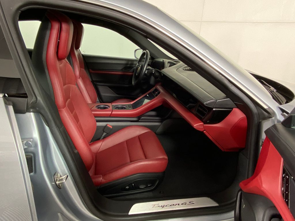 Thumbnail: 2020 Porsche Taycan - 21