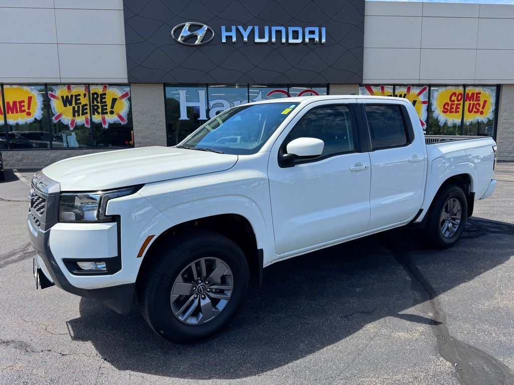 Glacier White 2025 Nissan Frontier Pickup Truck Four-Wheel Drive 9-Speed Automatic Overdrive