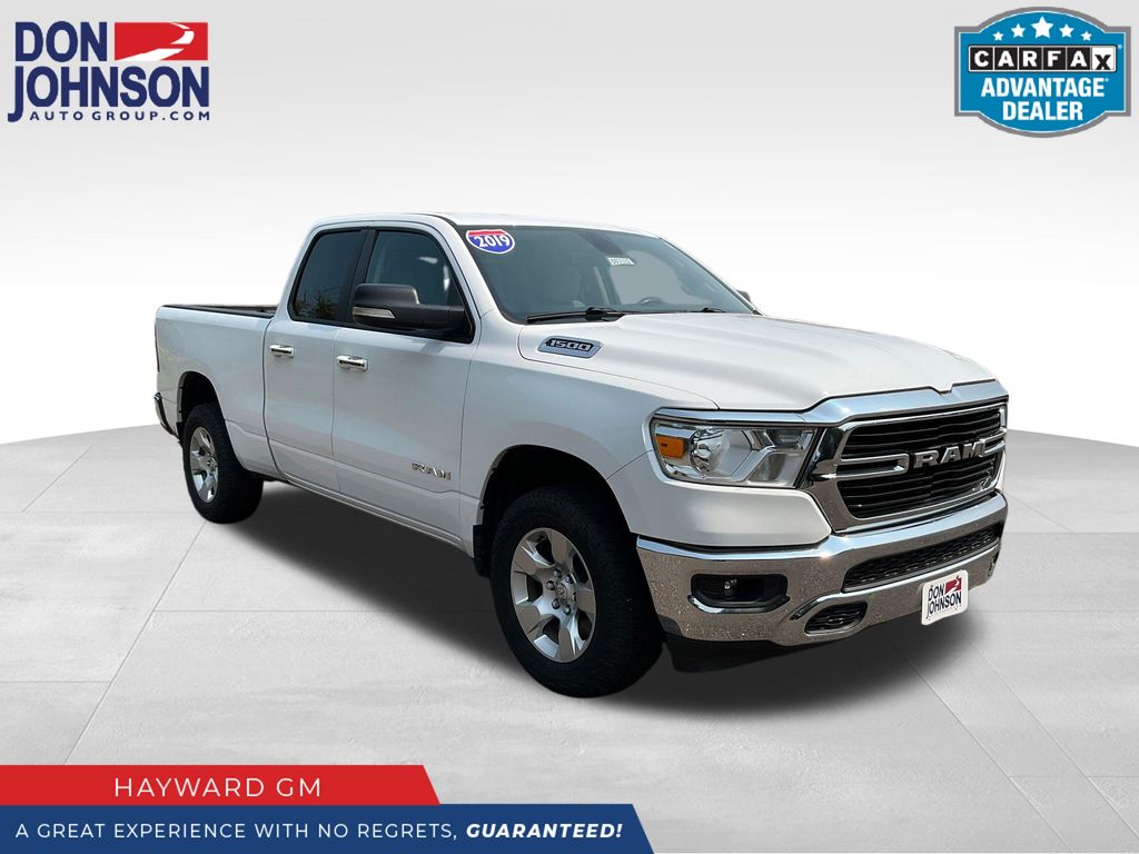 Bright White Clearcoat 2019 RAM 1500 Pickup Truck Four-Wheel Drive 8-Speed Automatic