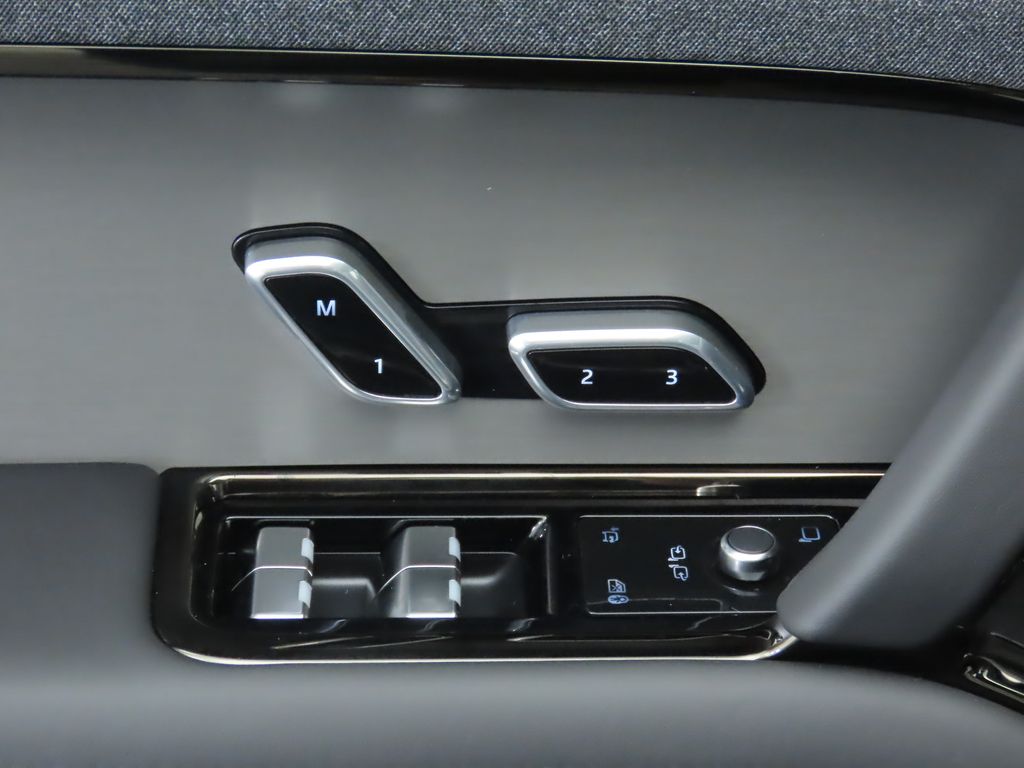 Thumbnail: 2025 Land Rover Range Rover Sport - 24