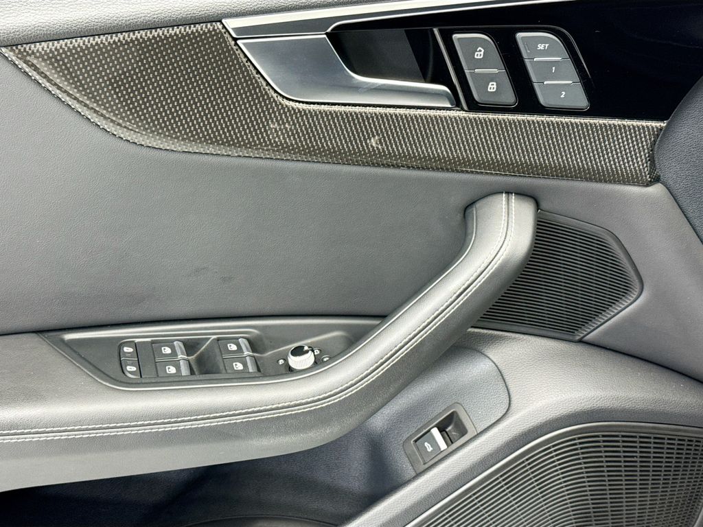 Thumbnail: 2022 Audi S5 - 22