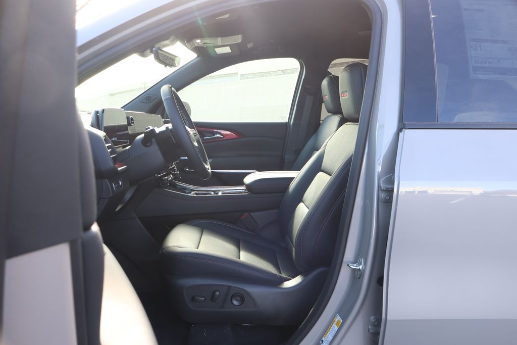 Thumbnail: 2026 Chevrolet Traverse - 14