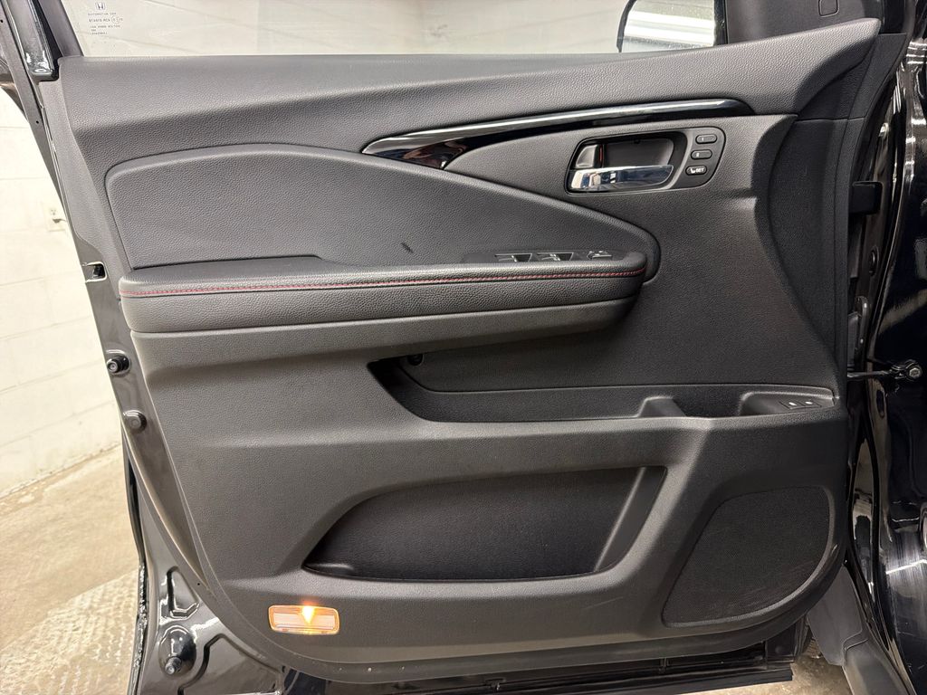 Used 2022  Honda Black Edition image 15