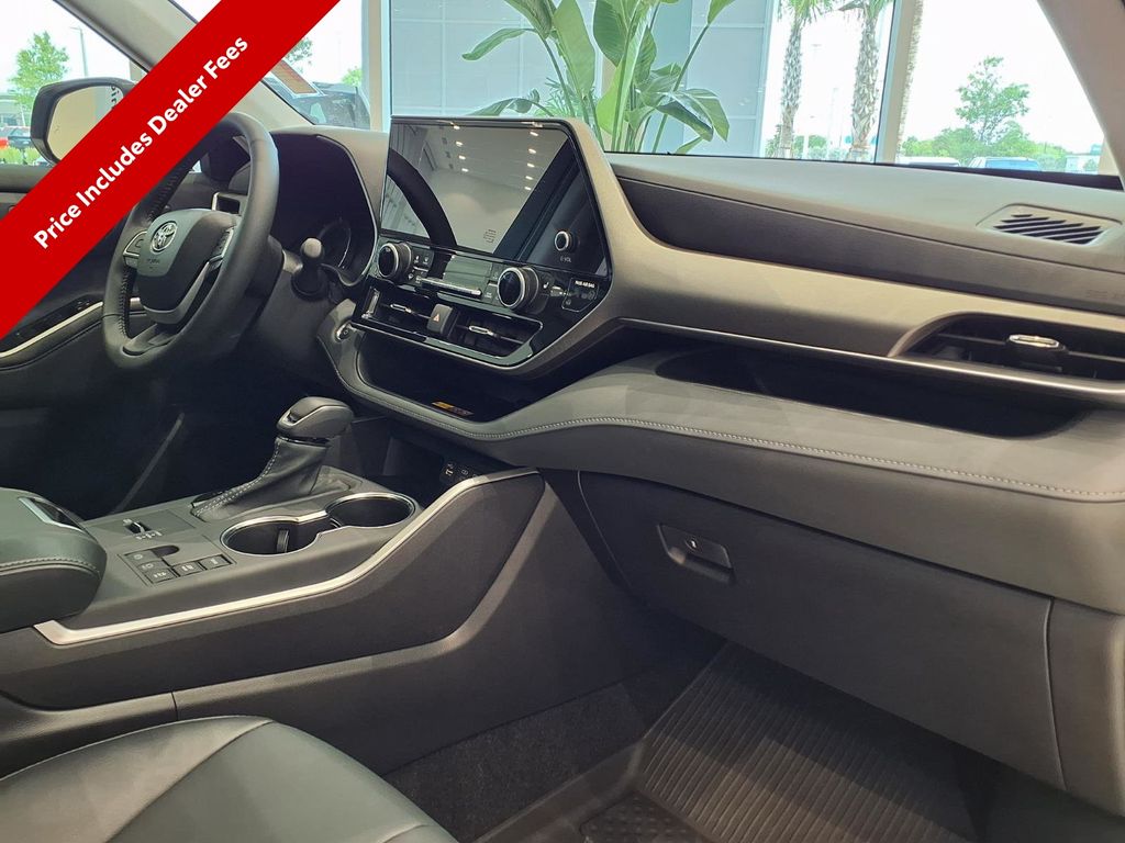 Used 2026 Toyota Highlander Hybrid SUV