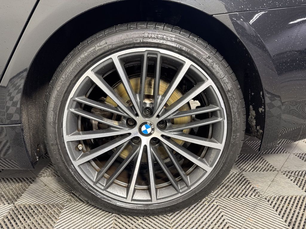 Thumbnail: 2023 BMW 5 Series - 10