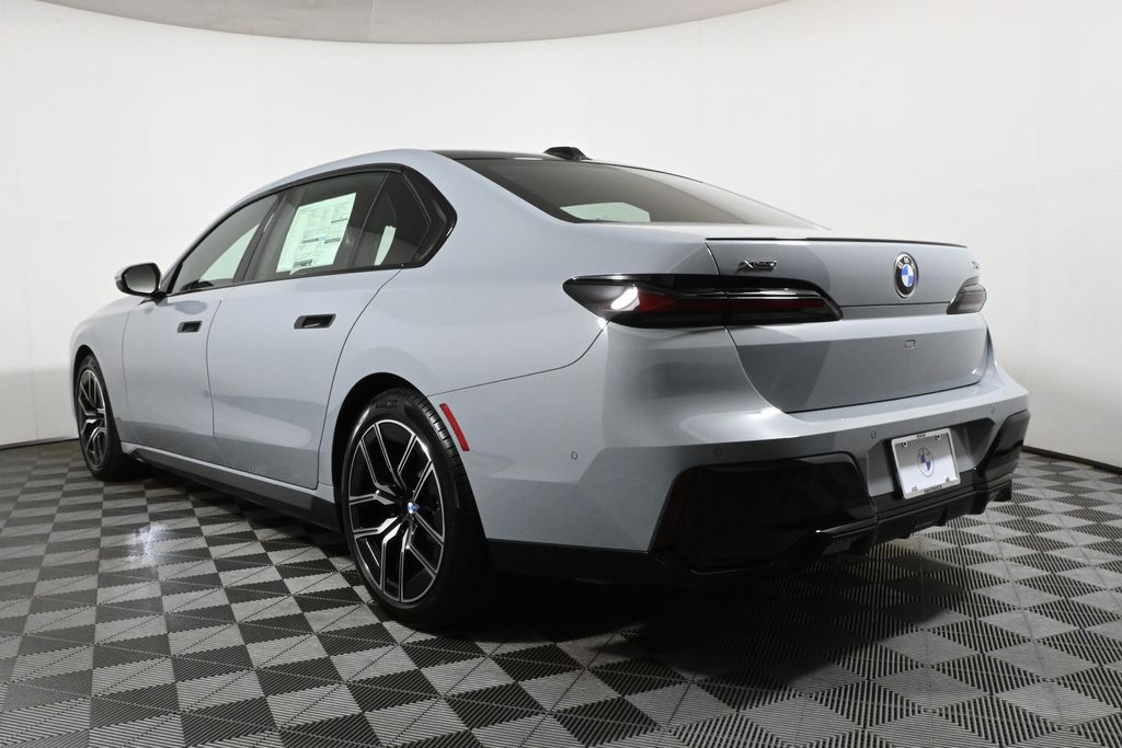 Thumbnail: 2025 BMW 7 Series - 5