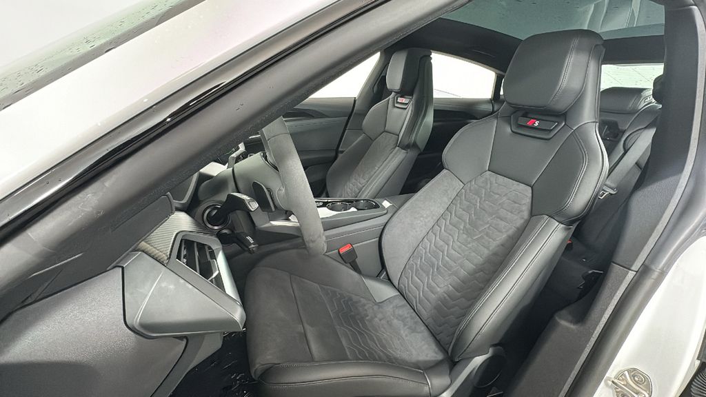 2025 Audi e-tron GT Premium Plus 31