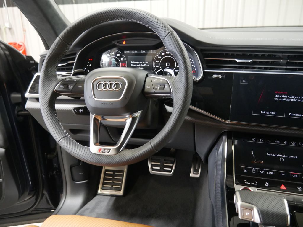 Thumbnail: 2026 Audi RS Q8 - 26