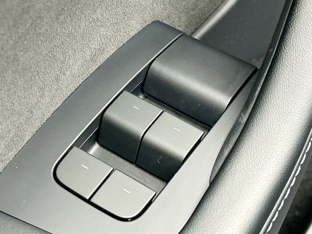 Thumbnail: 2022 Tesla Model Y - 22