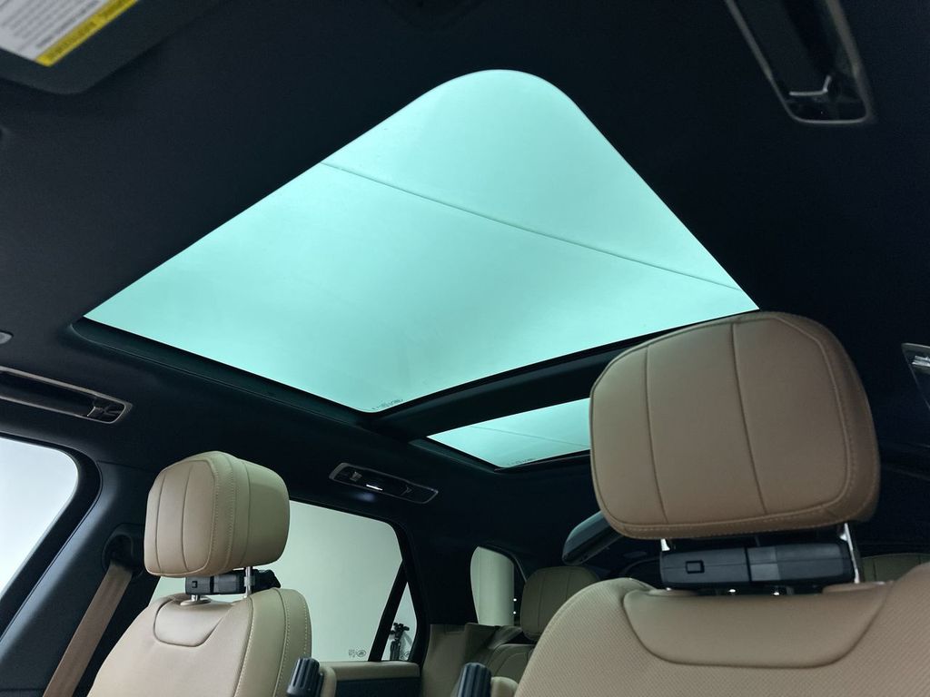 Thumbnail: 2026 Land Rover Range Rover Sport - 11