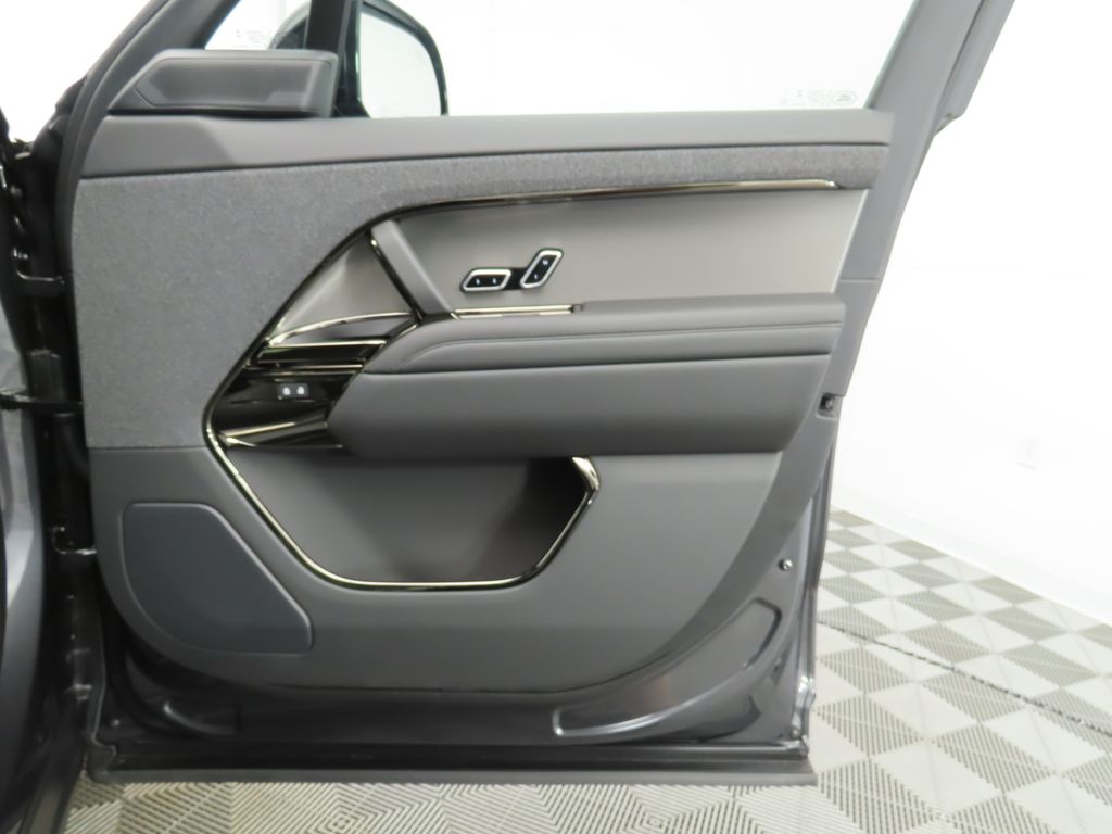 2025 Land Rover Range Rover Sport Dynamic 27