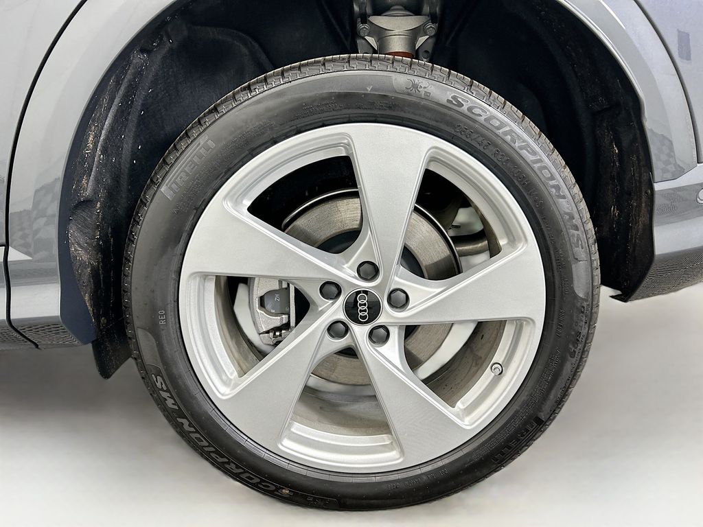 Thumbnail: 2025 Audi Q5 - 30