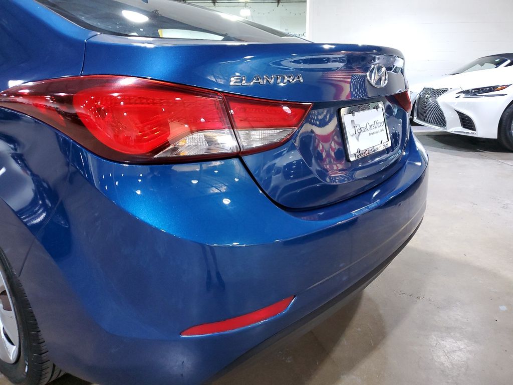 2016 Hyundai Elantra SE 39