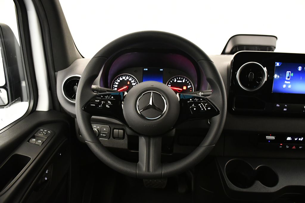 Thumbnail: 2025 Mercedes-Benz Sprinter - 12