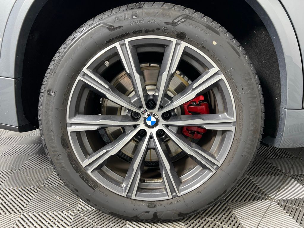 Thumbnail: 2025 BMW X5 - 13