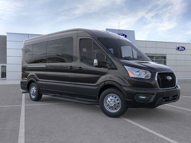 Transit Passenger Van 350 XLT Medium Roof w/148" WB