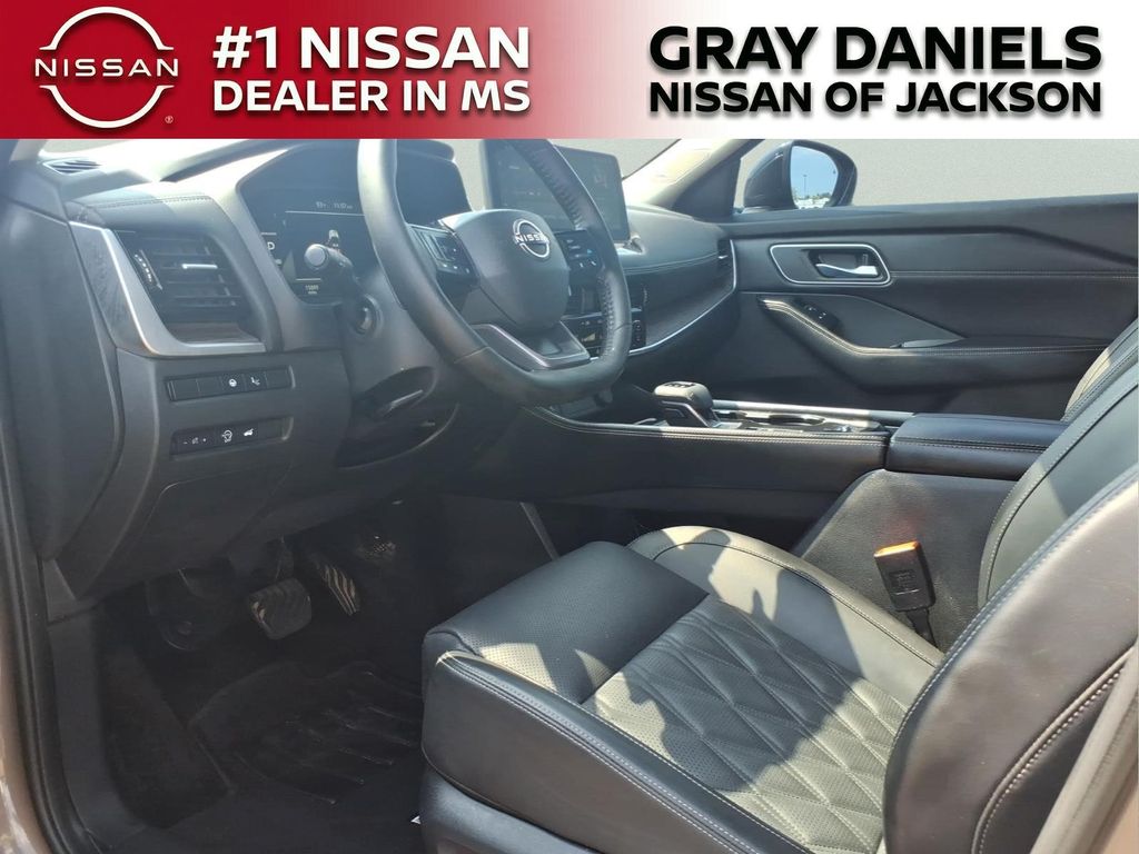 Used 2025 Nissan Rogue SUV