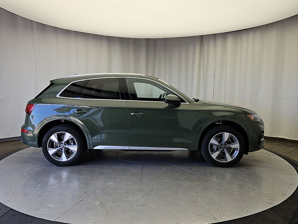 Thumbnail: 2023 Audi Q5 - 4